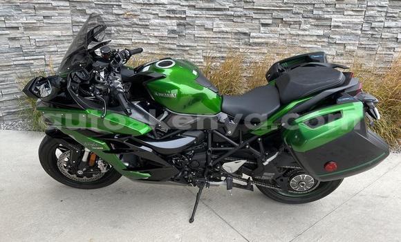 Buy Used Kawasaki Ninja ZX-10R Green Bike in Embu in East Kenya Buy Used Kawasaki Ninja ZX-10R Green Bike in Embu in East Kenya
