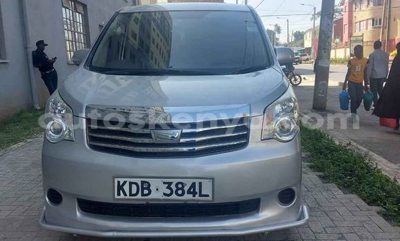 Oofamaa Toyota Noah Silver Makiinaa iti Nairobi keessatti Nairobi keessatti Oofamaa Toyota Noah Silver Makiinaa iti Nairobi keessatti Nairobi keessatti