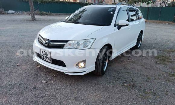 Nunua Ilio tumika Toyota Fielder Nyeupe Gari ndani ya Nairobi nchini Nairobi