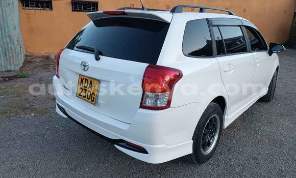 Oofamaa Toyota Fielder White Makiinaa iti Nairobi keessatti Nairobi keessatti Oofamaa Toyota Fielder White Makiinaa iti Nairobi keessatti Nairobi keessatti