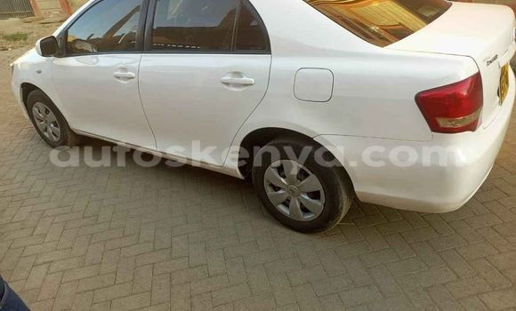 Nunua Ilio tumika Toyota Axio Nyeupe Gari ndani ya Nairobi nchini Nairobi