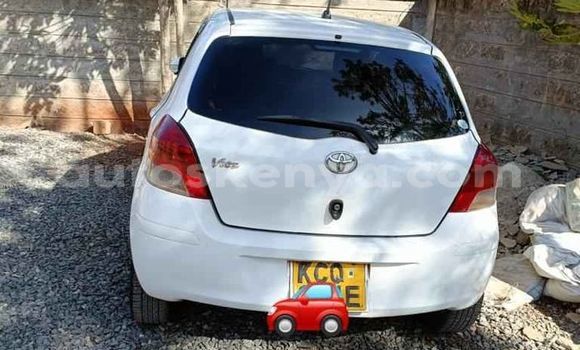 Oofamaa Toyota Vitz White Makiinaa iti Nairobi keessatti Nairobi keessatti Oofamaa Toyota Vitz White Makiinaa iti Nairobi keessatti Nairobi keessatti