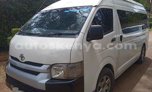 Nunua Ilio tumika Toyota Hiace Nyeupe Gari ndani ya Nairobi nchini Nairobi