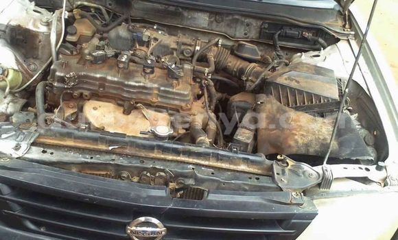 Oofamaa Nissan AD Silver Makiinaa iti Nairobi keessatti Nairobi keessatti Oofamaa Nissan AD Silver Makiinaa iti Nairobi keessatti Nairobi keessatti