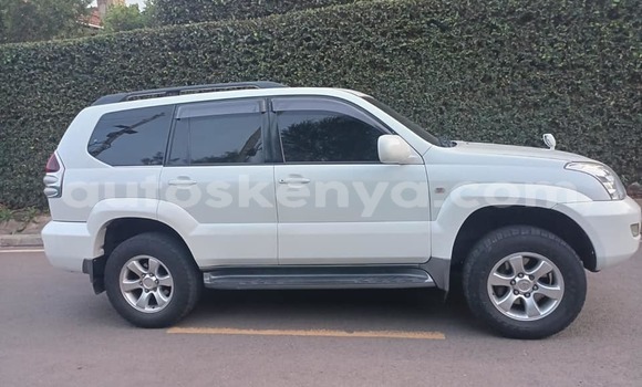 Buy Used Toyota Land Cruiser Prado White Car in Nairobi in Nairobi Buy Used Toyota Land Cruiser Prado White Car in Nairobi in Nairobi