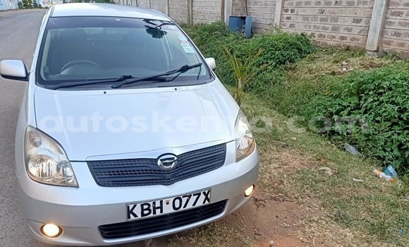 Nunua Ilio tumika Toyota Spacio Fedha Gari ndani ya Nairobi nchini Nairobi