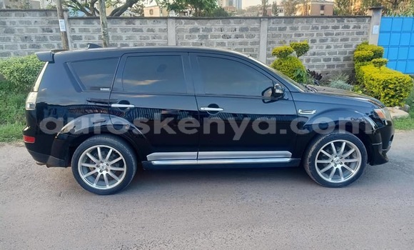 Nunua Ilio tumika Mitsubishi Outlander Nyeusi Gari ndani ya Nairobi nchini Nairobi