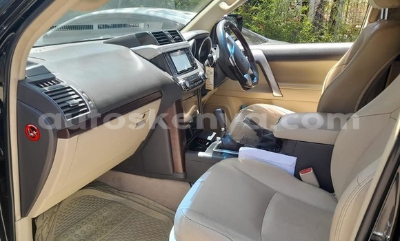 Oofamaa Toyota Hilux Black Makiinaa iti Nairobi keessatti Nairobi keessatti Oofamaa Toyota Hilux Black Makiinaa iti Nairobi keessatti Nairobi keessatti