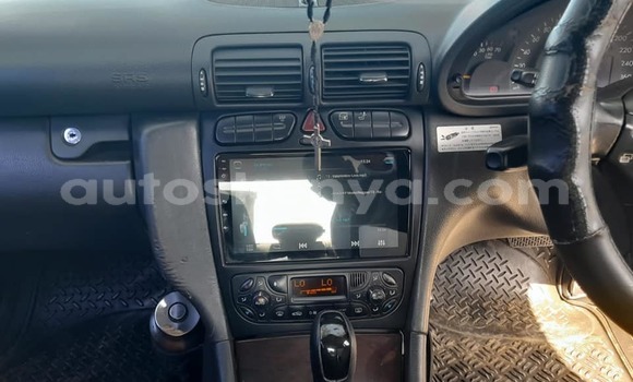 Oofamaa Mercedes‒Benz C–Class Red Makiinaa iti Nairobi keessatti Nairobi keessatti Oofamaa Mercedes‒Benz C–Class Red Makiinaa iti Nairobi keessatti Nairobi keessatti