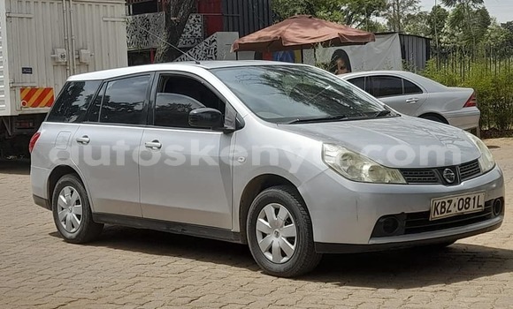 Oofamaa Nissan Wingroad Silver Makiinaa iti Nairobi keessatti Nairobi keessatti