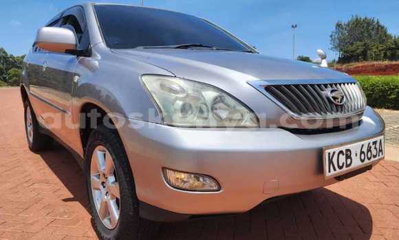 Oofamaa Toyota Harrier Silver Makiinaa iti Nairobi keessatti Nairobi keessatti