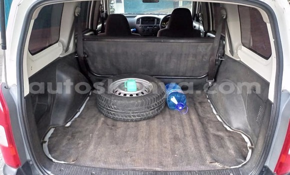 Nunua Ilio tumika Toyota Probox Nyeupe Gari ndani ya Nairobi nchini Nairobi Nunua Ilio tumika Toyota Probox Nyeupe Gari ndani ya Nairobi nchini Nairobi