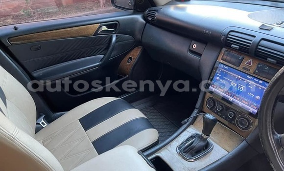 Nunua Ilio tumika Mercedes‒Benz C–Class Nyeusi Gari ndani ya Nairobi nchini Nairobi Nunua Ilio tumika Mercedes‒Benz C–Class Nyeusi Gari ndani ya Nairobi nchini Nairobi