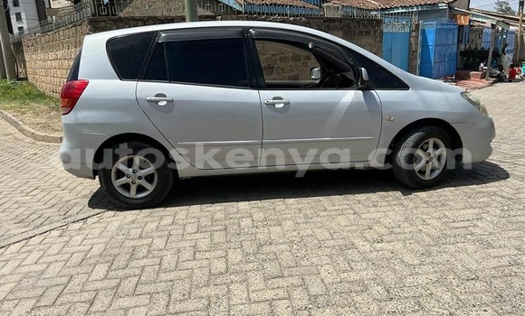 Nunua Ilio tumika Toyota Spacio Fedha Gari ndani ya Nairobi nchini Nairobi