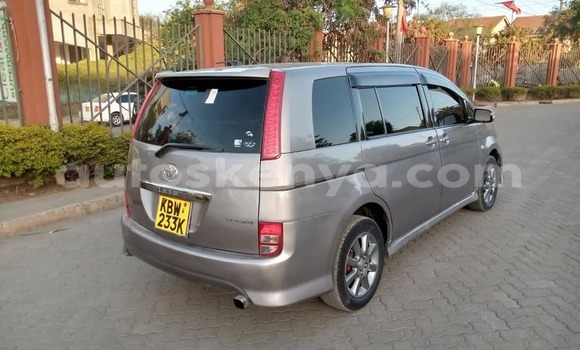 Nunua Ilio tumika Toyota ISIS Fedha Gari ndani ya Nairobi nchini Nairobi Nunua Ilio tumika Toyota ISIS Fedha Gari ndani ya Nairobi nchini Nairobi