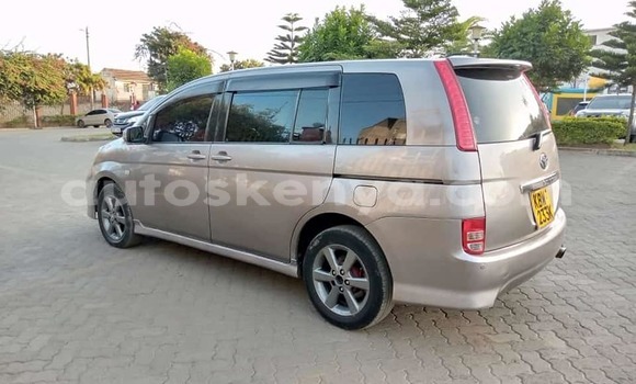 Nunua Ilio tumika Toyota ISIS Fedha Gari ndani ya Nairobi nchini Nairobi Nunua Ilio tumika Toyota ISIS Fedha Gari ndani ya Nairobi nchini Nairobi