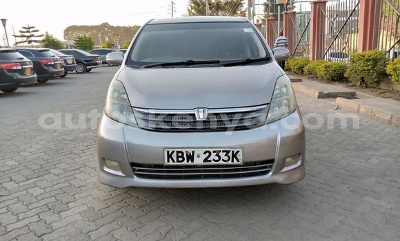 Nunua Ilio tumika Toyota ISIS Fedha Gari ndani ya Nairobi nchini Nairobi Nunua Ilio tumika Toyota ISIS Fedha Gari ndani ya Nairobi nchini Nairobi