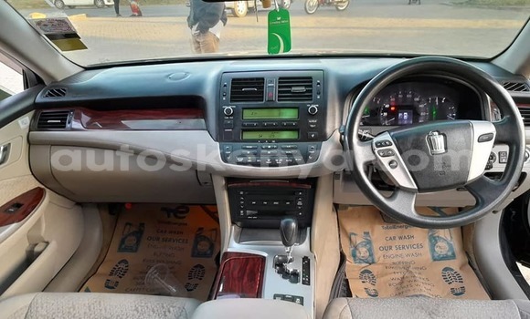 Nunua Ilio tumika Toyota Crown Nyeusi Gari ndani ya Nairobi nchini Nairobi Nunua Ilio tumika Toyota Crown Nyeusi Gari ndani ya Nairobi nchini Nairobi