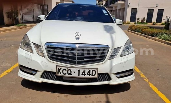 Buy Used Mercedes-Benz E-Classe White Car in Nairobi in Nairobi