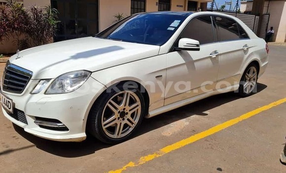 Nunua Ilio tumika Mercedes-Benz E-Classe Nyeupe Gari ndani ya Nairobi nchini Nairobi Nunua Ilio tumika Mercedes-Benz E-Classe Nyeupe Gari ndani ya Nairobi nchini Nairobi