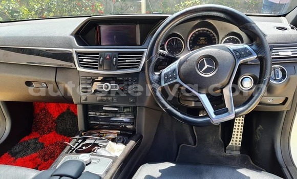 Nunua Ilio tumika Mercedes-Benz E-Classe Nyeupe Gari ndani ya Nairobi nchini Nairobi Nunua Ilio tumika Mercedes-Benz E-Classe Nyeupe Gari ndani ya Nairobi nchini Nairobi
