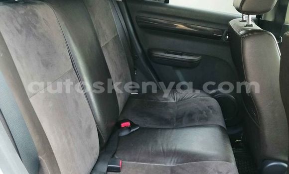Oofamaa Suzuki Swift Silver Makiinaa iti Nairobi keessatti Nairobi keessatti Oofamaa Suzuki Swift Silver Makiinaa iti Nairobi keessatti Nairobi keessatti