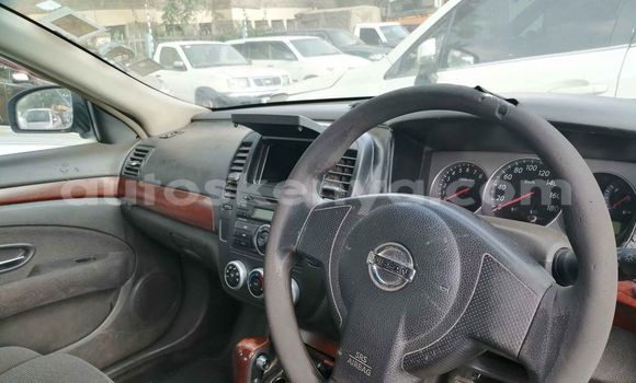 Oofamaa Nissan Bluebird White Makiinaa iti Nairobi keessatti Nairobi keessatti Oofamaa Nissan Bluebird White Makiinaa iti Nairobi keessatti Nairobi keessatti