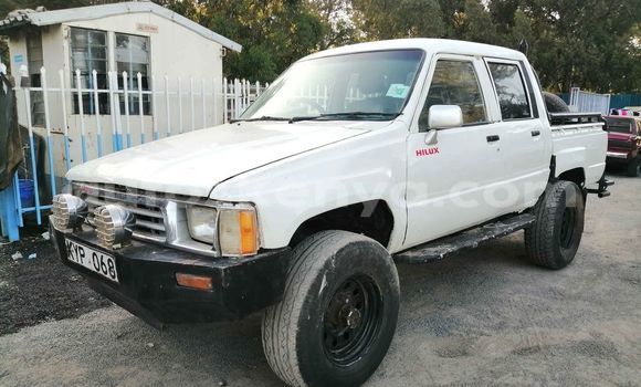 Oofamaa Toyota Hilux White Makiinaa iti Nairobi keessatti Nairobi keessatti Oofamaa Toyota Hilux White Makiinaa iti Nairobi keessatti Nairobi keessatti