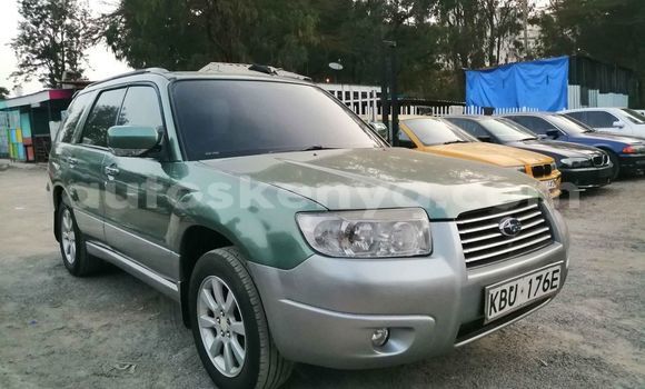 Oofamaa Subaru Forester Green Makiinaa iti Nairobi keessatti Nairobi keessatti