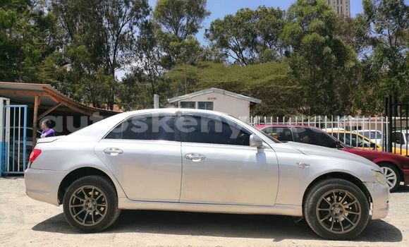 Oofamaa Toyota Mark X Silver Makiinaa iti Nairobi keessatti Nairobi keessatti