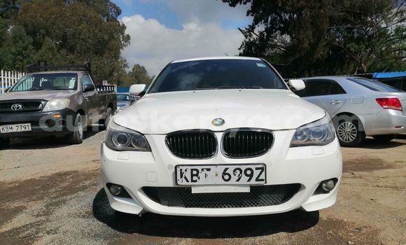 Oofamaa BMW 5–Series White Makiinaa iti Nairobi keessatti Nairobi keessatti