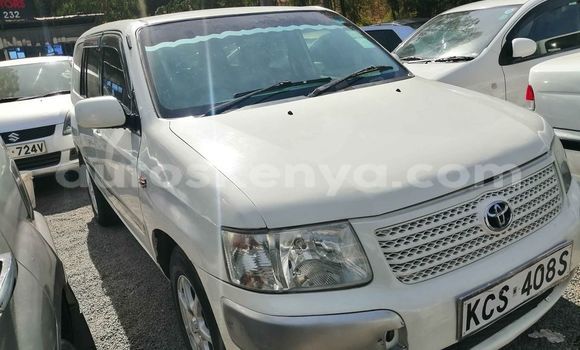 Nunua Ilio tumika Toyota Succeed Nyeupe Gari ndani ya Nairobi nchini Nairobi
