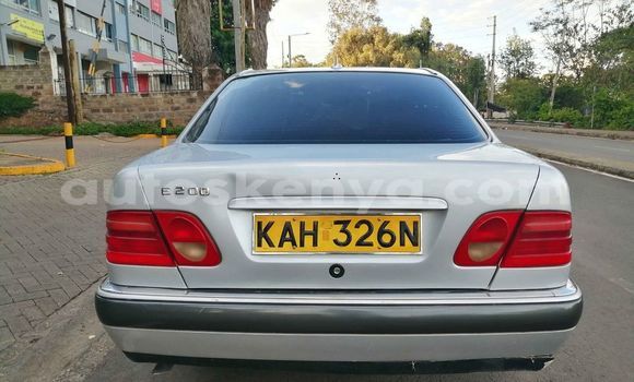 Oofamaa Mercedes‒Benz E–Class Silver Makiinaa iti Nairobi keessatti Nairobi keessatti Oofamaa Mercedes‒Benz E–Class Silver Makiinaa iti Nairobi keessatti Nairobi keessatti