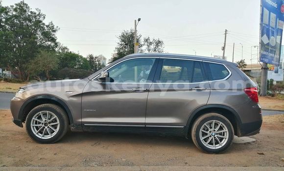 Oofamaa BMW X3 Brown Makiinaa iti Nairobi keessatti Nairobi keessatti