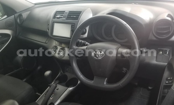 Oofamaa Toyota RAV4 Silver Makiinaa iti Nairobi keessatti Nairobi keessatti Oofamaa Toyota RAV4 Silver Makiinaa iti Nairobi keessatti Nairobi keessatti