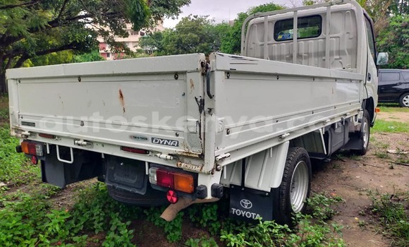 Nunua Ilio tumika Toyota Dyna Nyeupe Gari ndani ya Mombasa nchini Kenya ya Pwani Nunua Ilio tumika Toyota Dyna Nyeupe Gari ndani ya Mombasa nchini Kenya ya Pwani