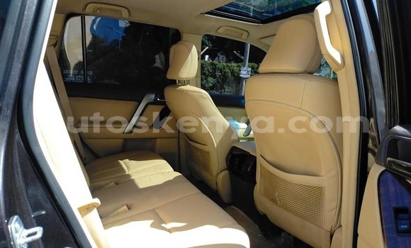 Oofamaa Toyota Land Cruiser Prado Black Makiinaa iti Mombasa keessatti Coastal Kenya keessatti Oofamaa Toyota Land Cruiser Prado Black Makiinaa iti Mombasa keessatti Coastal Kenya keessatti