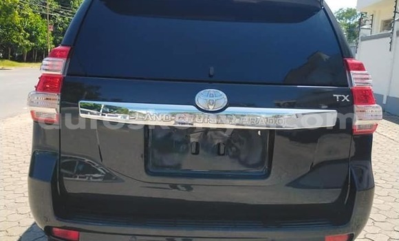 Oofamaa Toyota Land Cruiser Prado Black Makiinaa iti Mombasa keessatti Coastal Kenya keessatti Oofamaa Toyota Land Cruiser Prado Black Makiinaa iti Mombasa keessatti Coastal Kenya keessatti