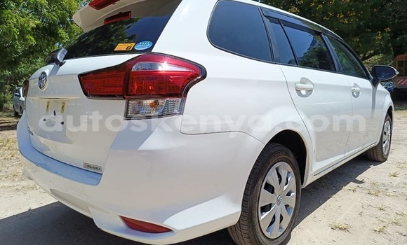 Oofamaa Toyota Fielder White Makiinaa iti Mombasa keessatti Coastal Kenya keessatti Oofamaa Toyota Fielder White Makiinaa iti Mombasa keessatti Coastal Kenya keessatti