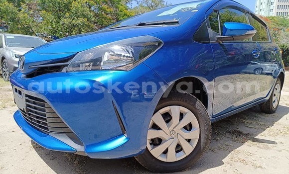 Oofamaa Toyota Vitz Blue Makiinaa iti Mombasa keessatti Coastal Kenya keessatti