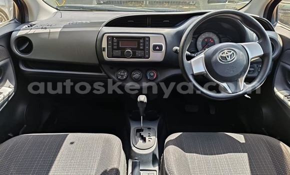 Oofamaa Toyota Vitz Blue Makiinaa iti Mombasa keessatti Coastal Kenya keessatti Oofamaa Toyota Vitz Blue Makiinaa iti Mombasa keessatti Coastal Kenya keessatti