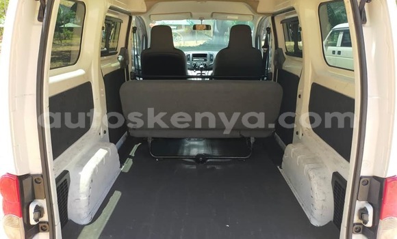 Oofamaa Nissan NV200 White Makiinaa iti Mombasa keessatti Coastal Kenya keessatti Oofamaa Nissan NV200 White Makiinaa iti Mombasa keessatti Coastal Kenya keessatti