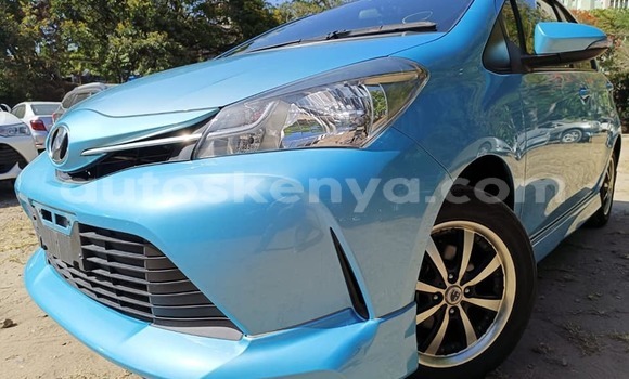 Oofamaa Toyota Vitz Blue Makiinaa iti Mombasa keessatti Coastal Kenya keessatti