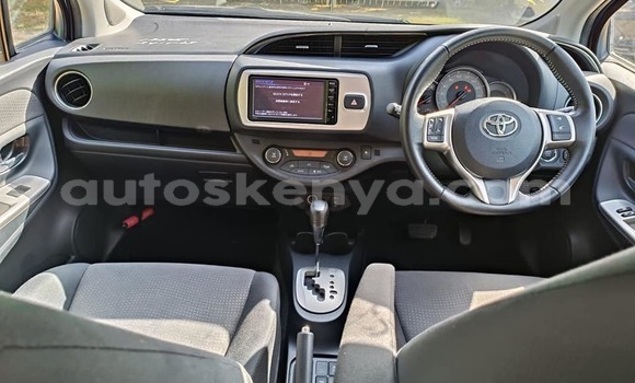 Nunua Ilio tumika Toyota Vitz Bluu Gari ndani ya Mombasa nchini Kenya ya Pwani Nunua Ilio tumika Toyota Vitz Bluu Gari ndani ya Mombasa nchini Kenya ya Pwani