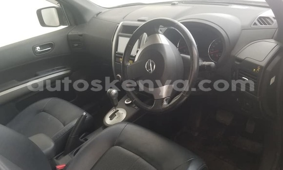 Nunua Ilio tumika Nissan X–Trail Fedha Gari ndani ya Mombasa nchini Kenya ya Pwani Nunua Ilio tumika Nissan X–Trail Fedha Gari ndani ya Mombasa nchini Kenya ya Pwani