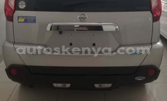 Nunua Ilio tumika Nissan X–Trail Fedha Gari ndani ya Mombasa nchini Kenya ya Pwani Nunua Ilio tumika Nissan X–Trail Fedha Gari ndani ya Mombasa nchini Kenya ya Pwani
