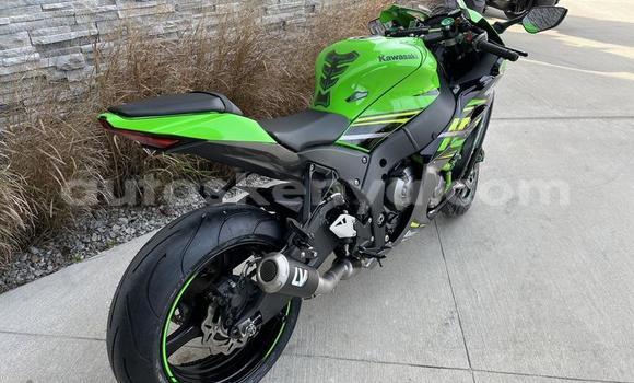 Nunua Ilio tumika Kawasaki Ninja ZX-10R Bluu Bike ndani ya El Wak nchini Kaskazini Mashariki mwa Kenya Nunua Ilio tumika Kawasaki Ninja ZX-10R Bluu Bike ndani ya El Wak nchini Kaskazini Mashariki mwa Kenya