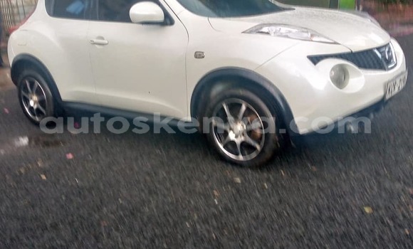 Oofamaa Nissan Juke White Makiinaa iti Nairobi keessatti Nairobi keessatti