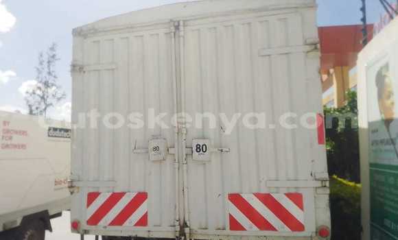 Oofamaa Hino 300 Series White Netiree iti Athi River keessatti Nairobi keessatti