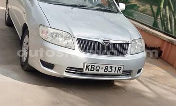 Oofamaa Toyota Corolla Silver Makiinaa iti Nairobi keessatti Nairobi keessatti
